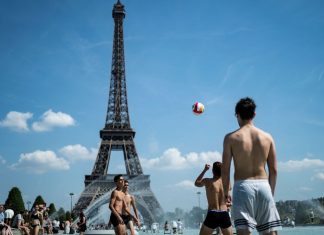 Europe heatwave: Paris records its hottest temperature in history